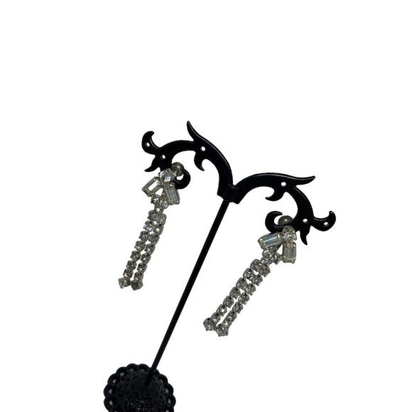 Vintage Drop Dangle Rhinestone Earrings Screwback Non-Pierced 2.25 Inches - Picture 5 of 11